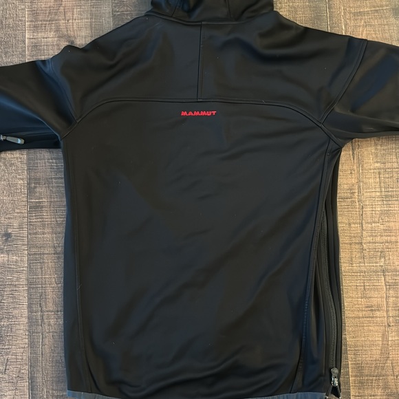 Mammut Windbreaker - Picture 4 of 4